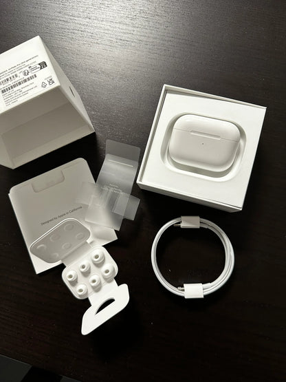 Apple AirPods Pro 2 – Hülle verkratzt – Lightning – Mit Box