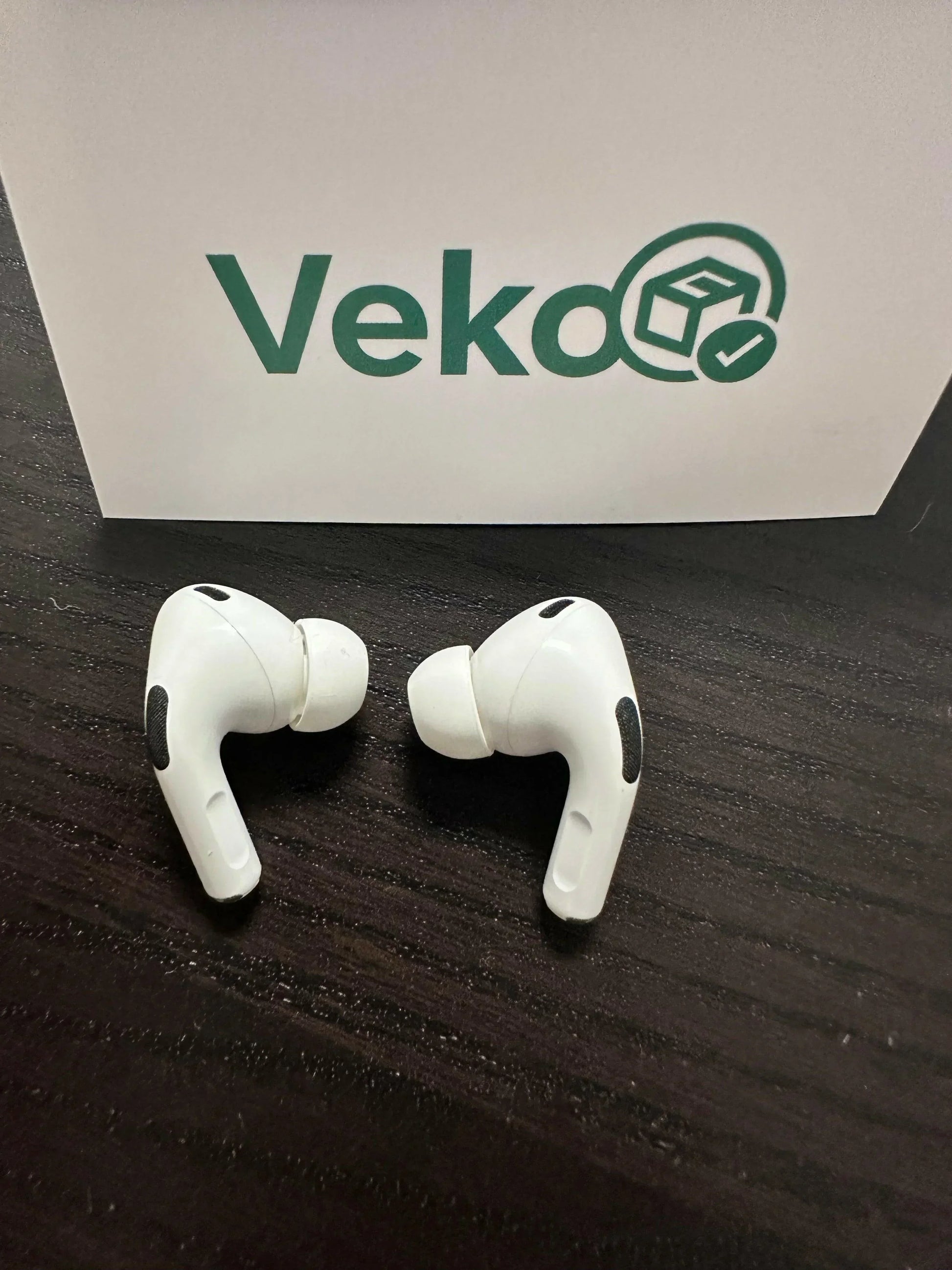 Apple AirPods Pro 2 – Hülle leicht verkratzt – USB-C – Ohne Box – Ersatz-Ohrstöpsel XS-L - Vekoshop