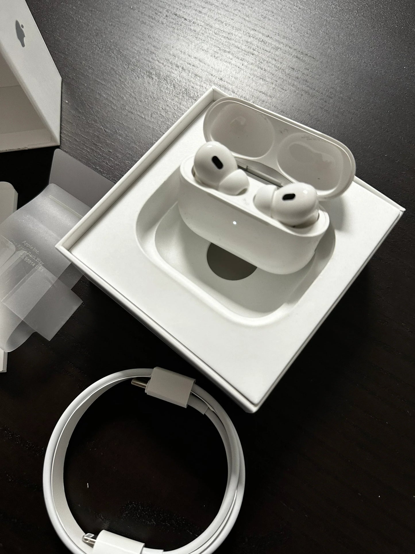 Apple AirPods Pro 2 – Hülle verkratzt – Lightning – Mit Box