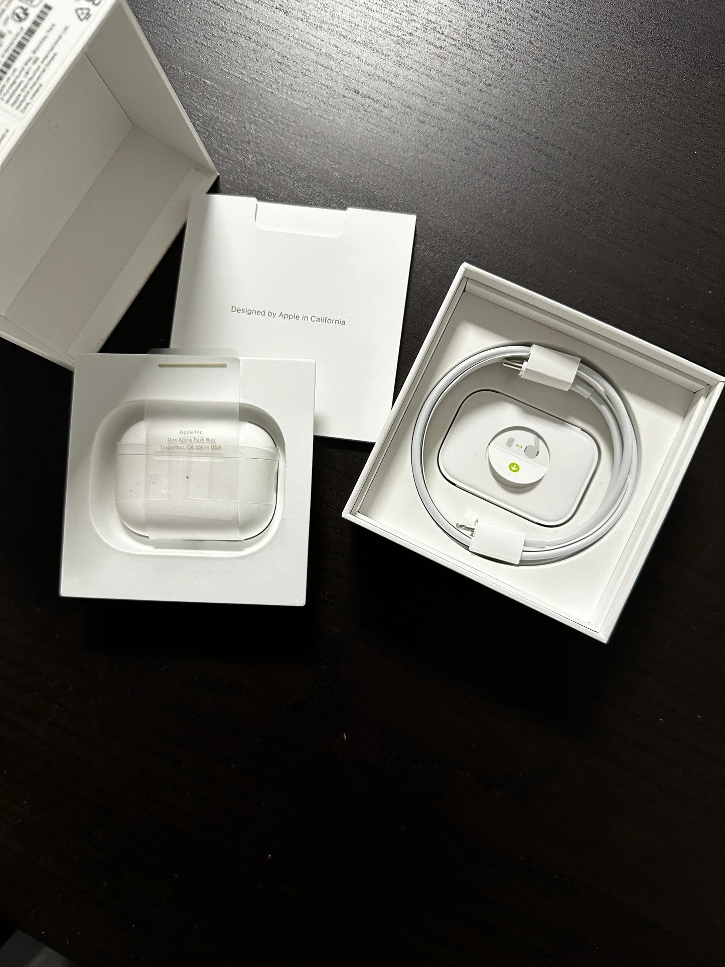 Apple AirPods Pro 2 – Hülle verkratzt – Lightning – Mit Box