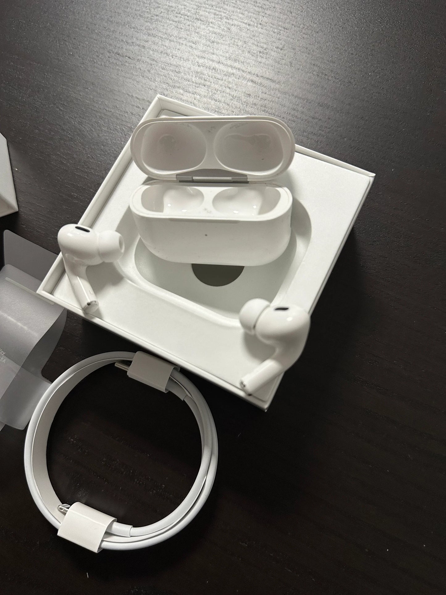 Apple AirPods Pro 2 – Hülle verkratzt – Lightning – Mit Box