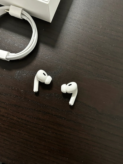 Apple AirPods Pro 2 – Hülle verkratzt – Lightning – Mit Box